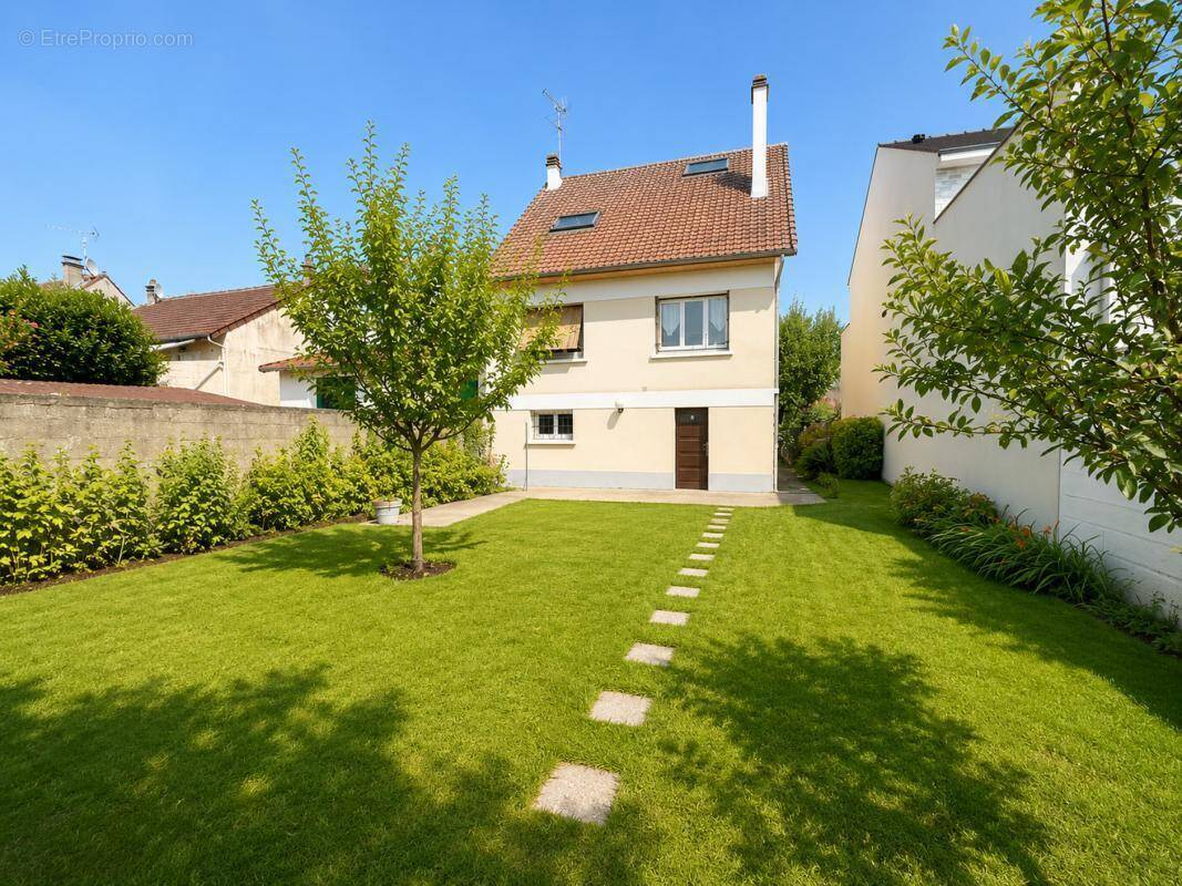 Maison à ORMESSON-SUR-MARNE