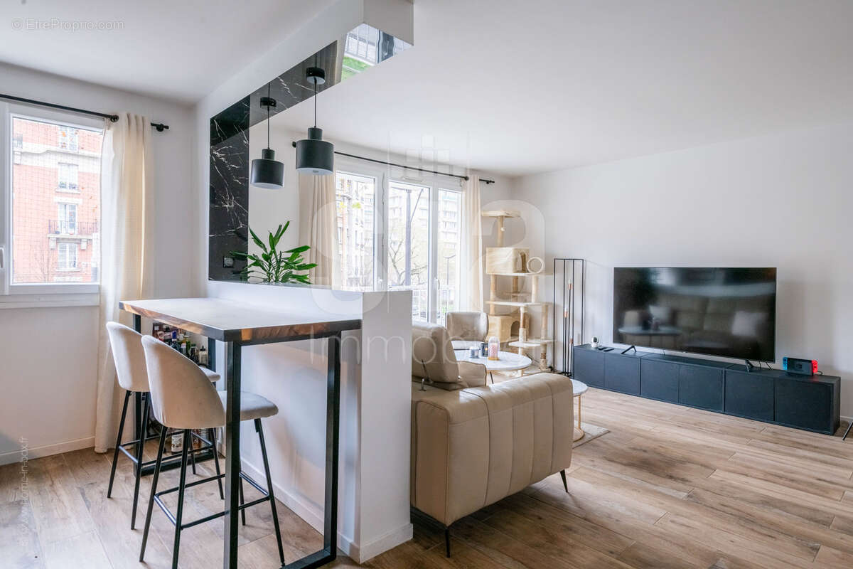 Appartement à PARIS-20E