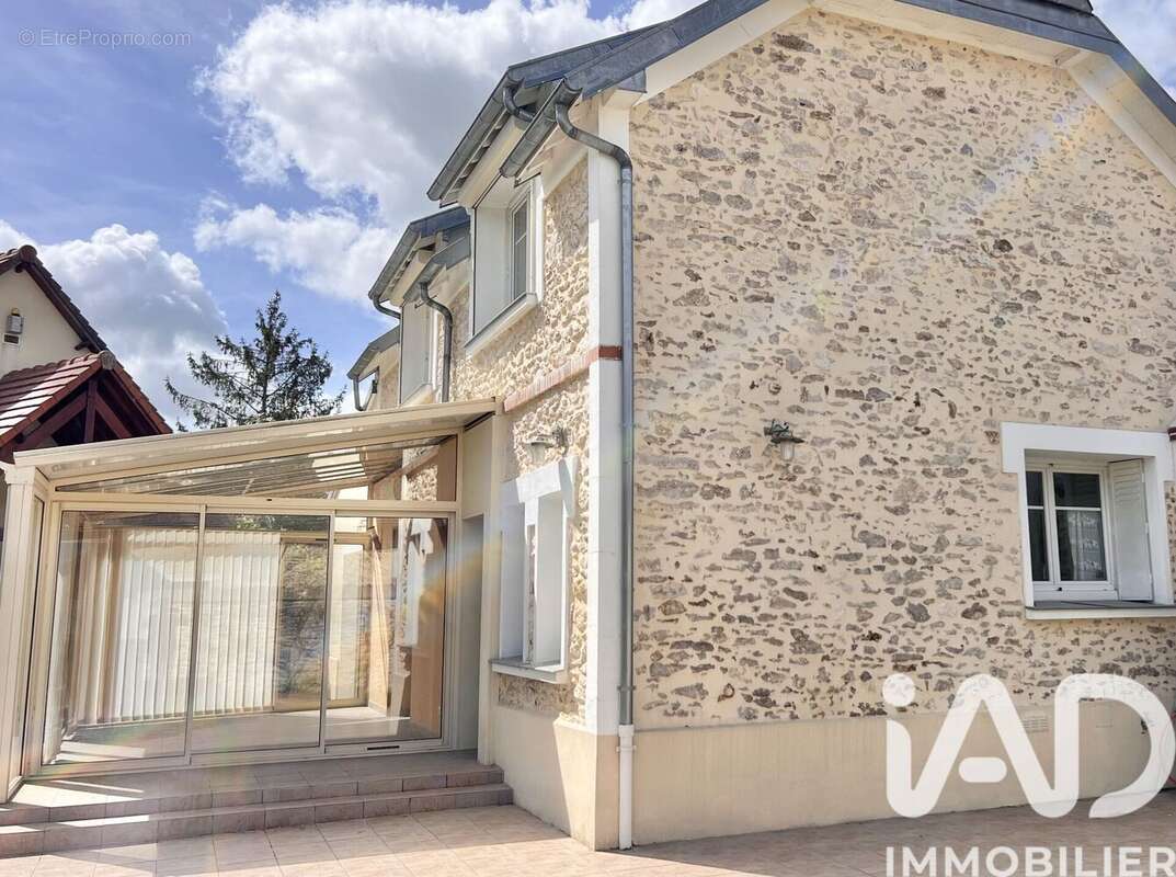 Maison 104 m² à Saint-Fargeau-Ponthierry  - photo 4