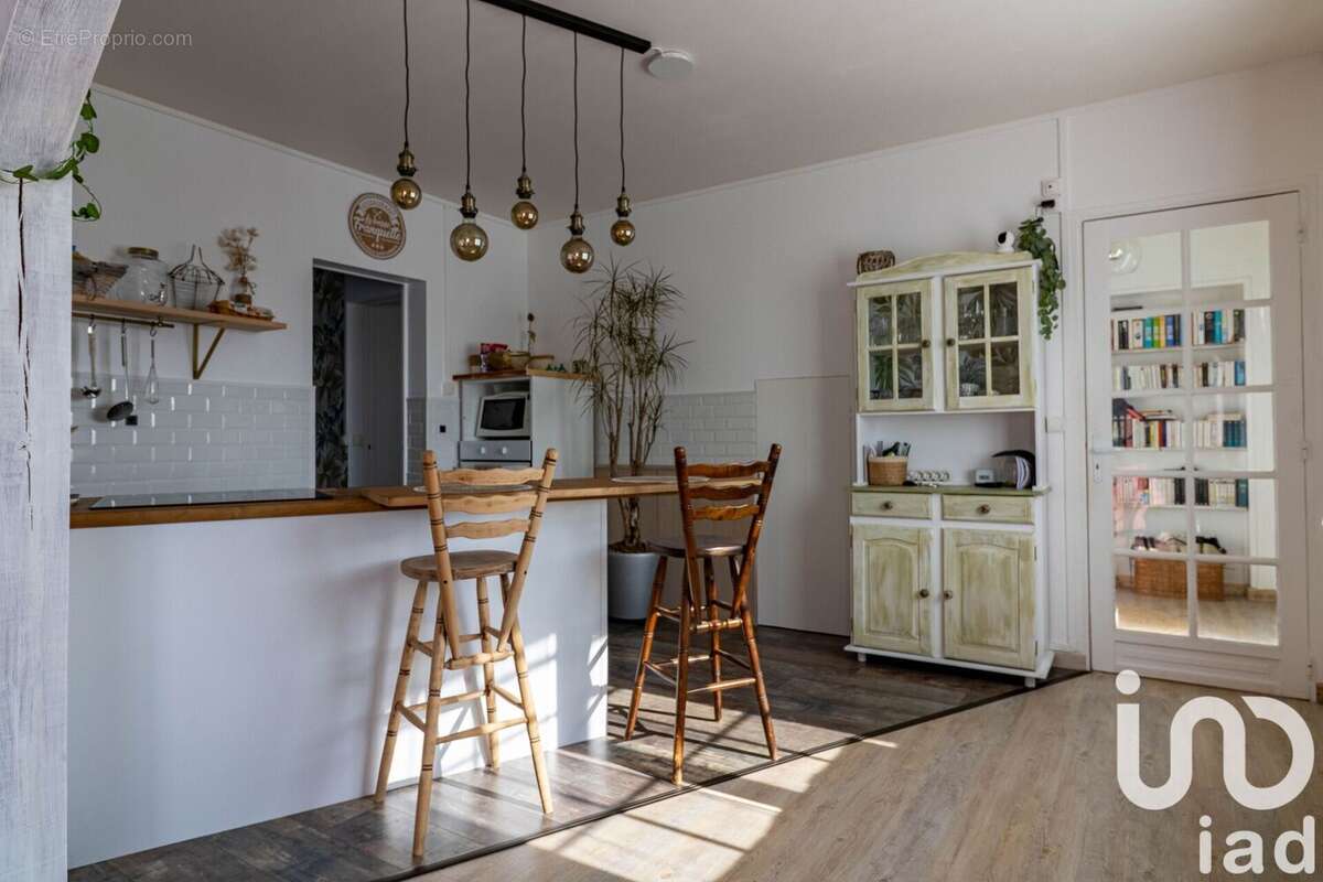 Photo 2 - Maison à DAMMARTIN-EN-SERVE