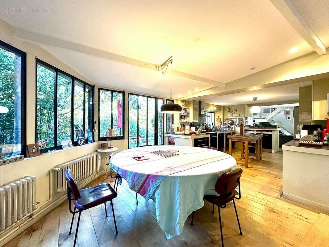 Maison à LES MESNULS