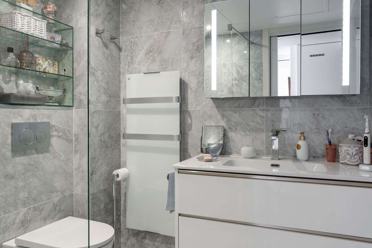 Superbe appartement de 3 pièces entièrement rénové - Proche MONACO - photo 9