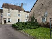 Maison à CONFLANS-SUR-LANTERNE