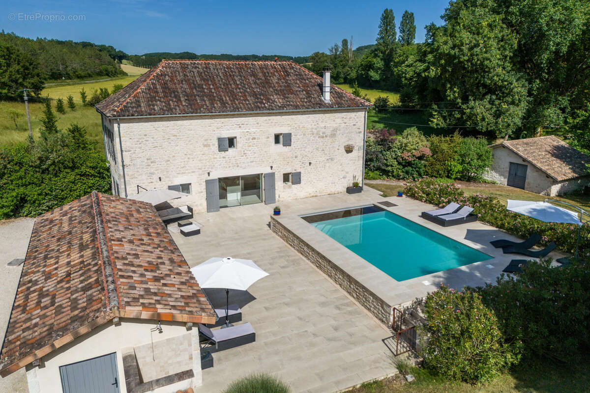 Maison à CASTELNAU-MONTRATIER