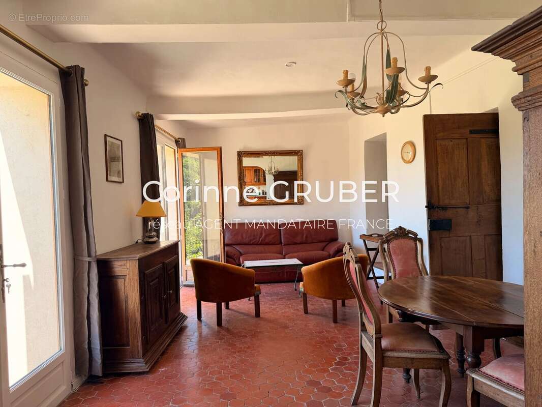 Appartement à THOARD