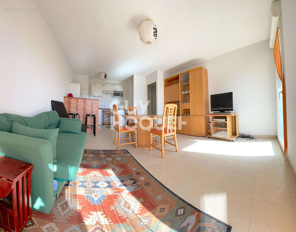 Appartement à BEAUZELLE