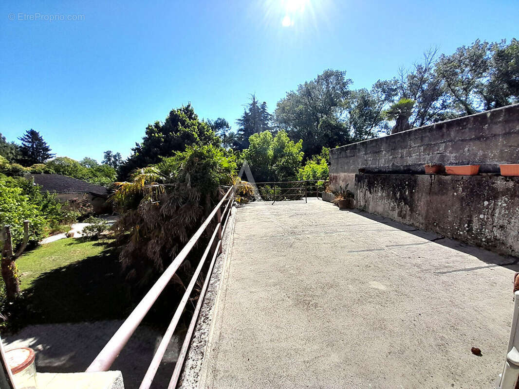 Maison à VILLENEUVE-DE-MARSAN