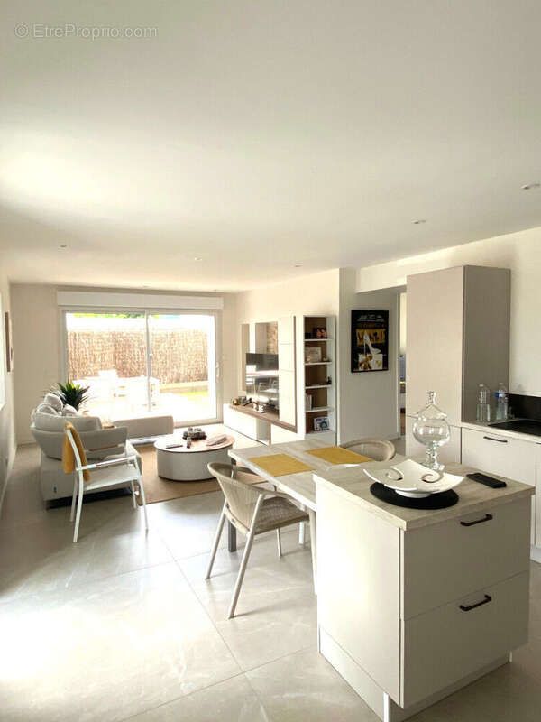 Appartement coup de coeur de 67 m² en rez-de-chaussée- Petite copropriété -Place de parking - photo 4