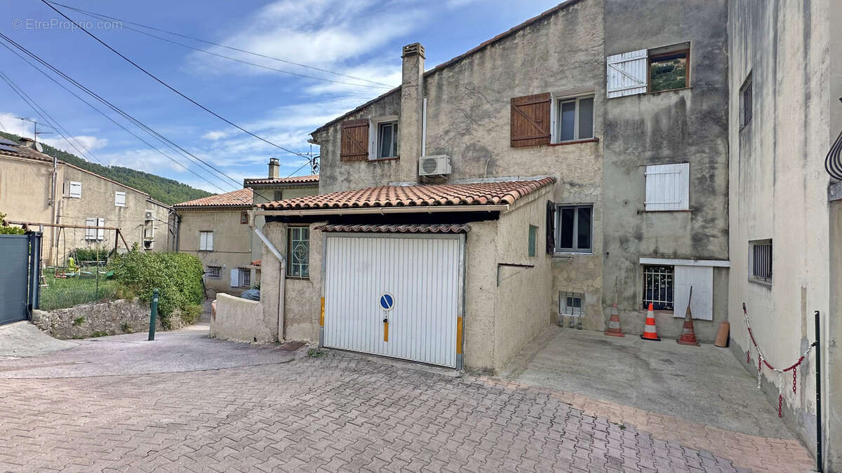 Maison à SOLLIES-TOUCAS