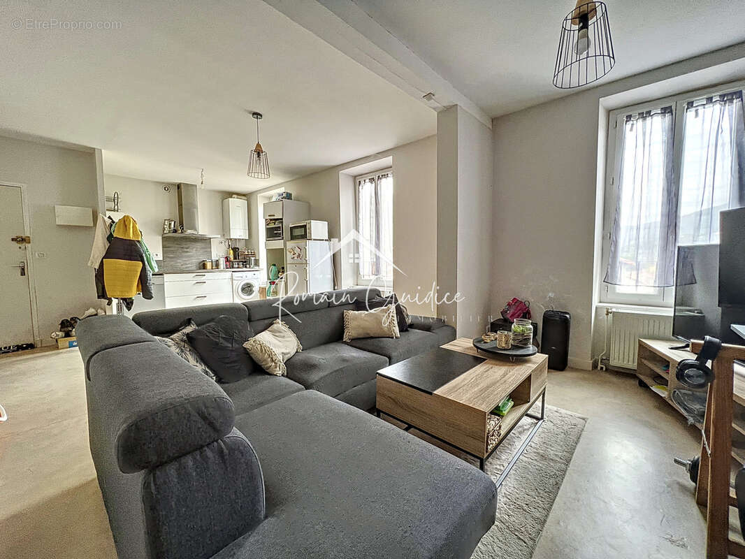 Appartement f2 47 m2 vendu loué - photo 2