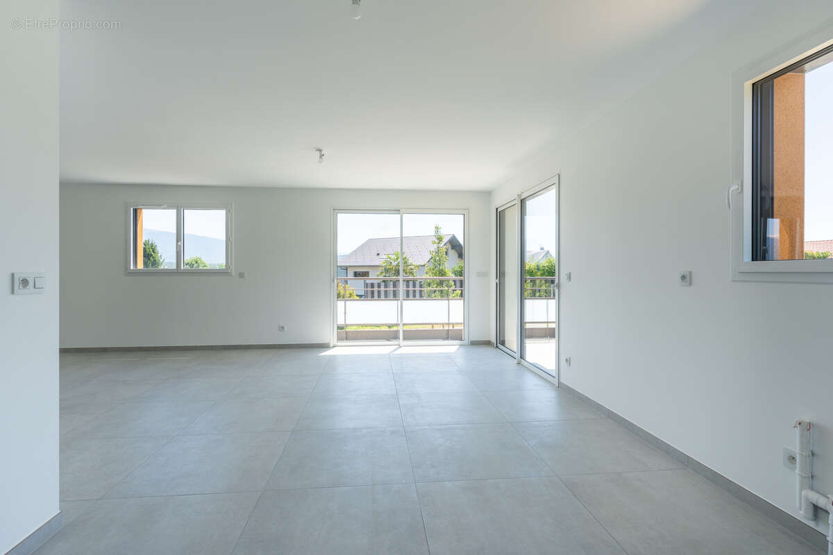 Appartement à POISY