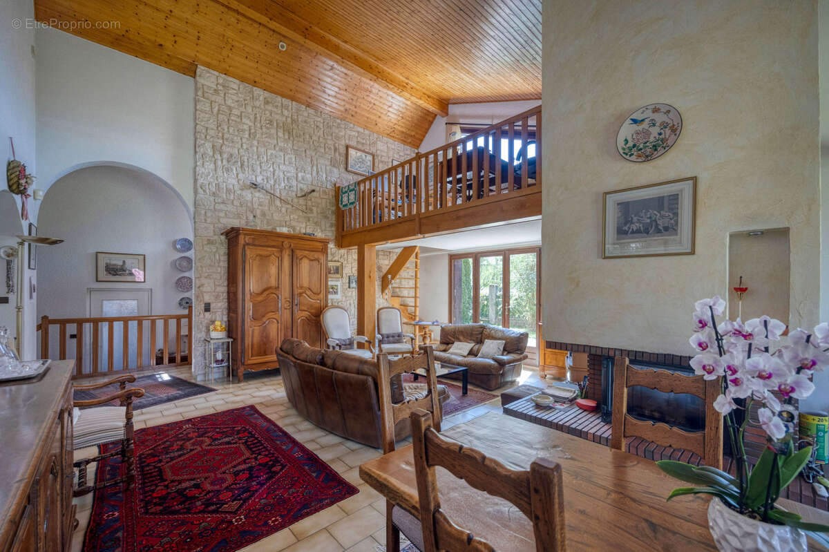 Maison à BRIE-ET-ANGONNES