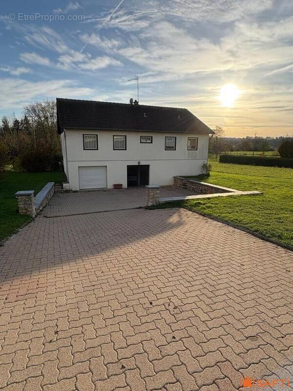 Photo 1 - Maison à L&#039;ISLE-SUR-LE-DOUBS