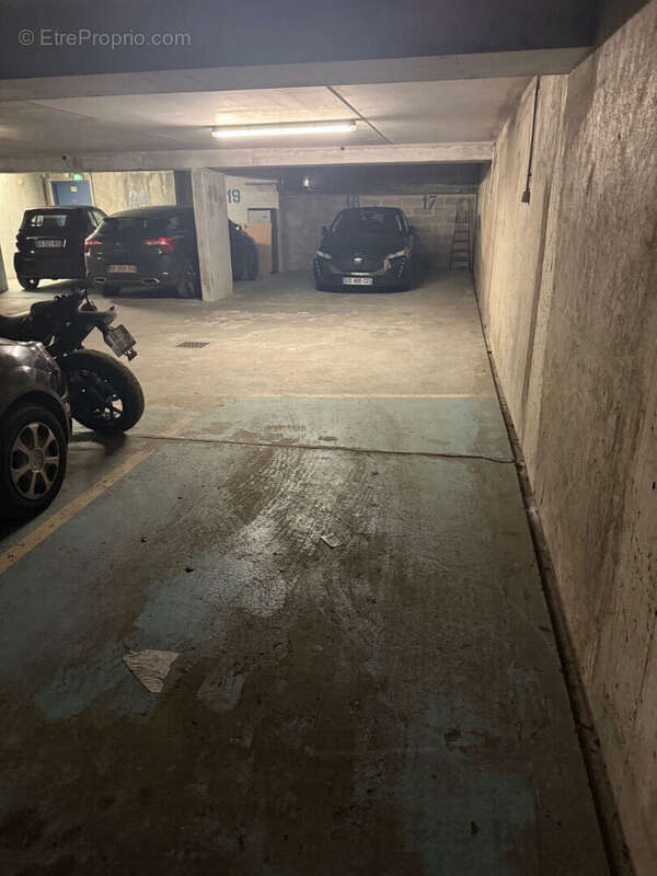 Parking à PARIS-14E