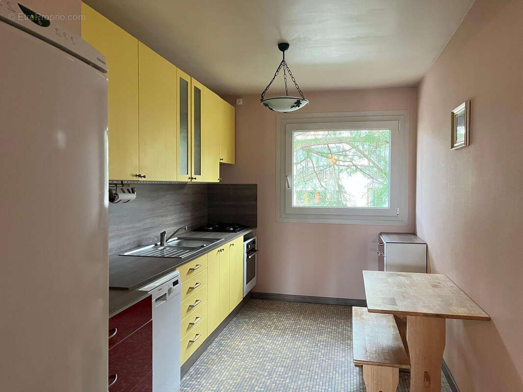 Appartement à BURES-SUR-YVETTE