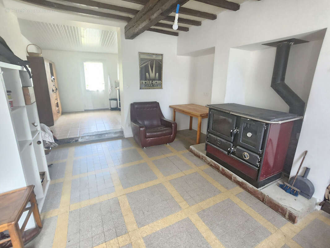 Maison à CREVECOEUR-LE-GRAND