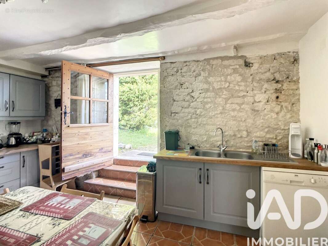 Maison 134 m² à Montaigu-De-Quercy  - photo 4