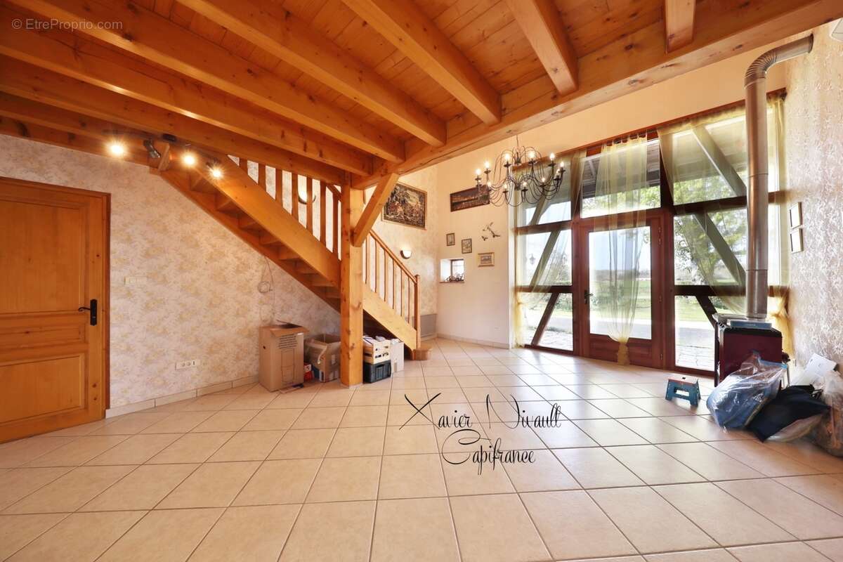 Maison à vendre 5 pièces proche de MANTENAY MONTLIN (01) - photo 5