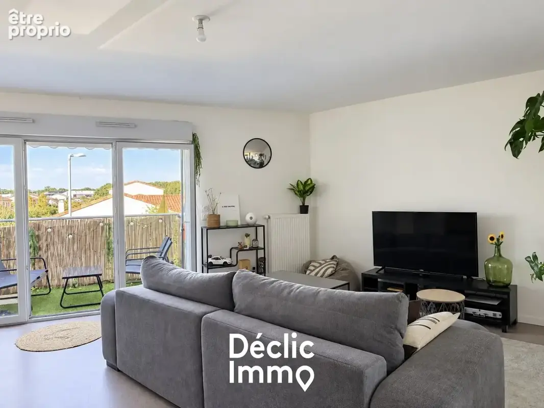 INVESTISSEURS - T3 loué avec balcon et deux parkings - photo 2