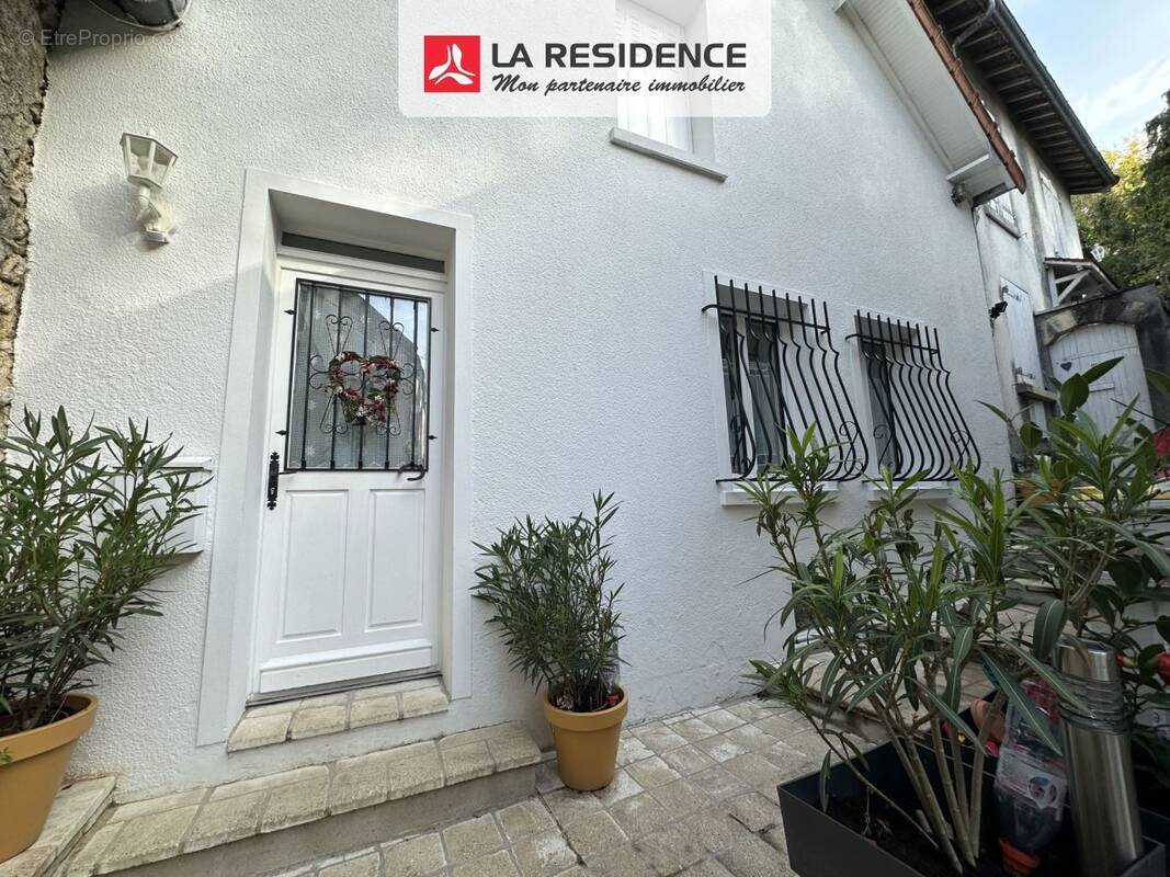 Maison à L&#039;ETANG-LA-VILLE