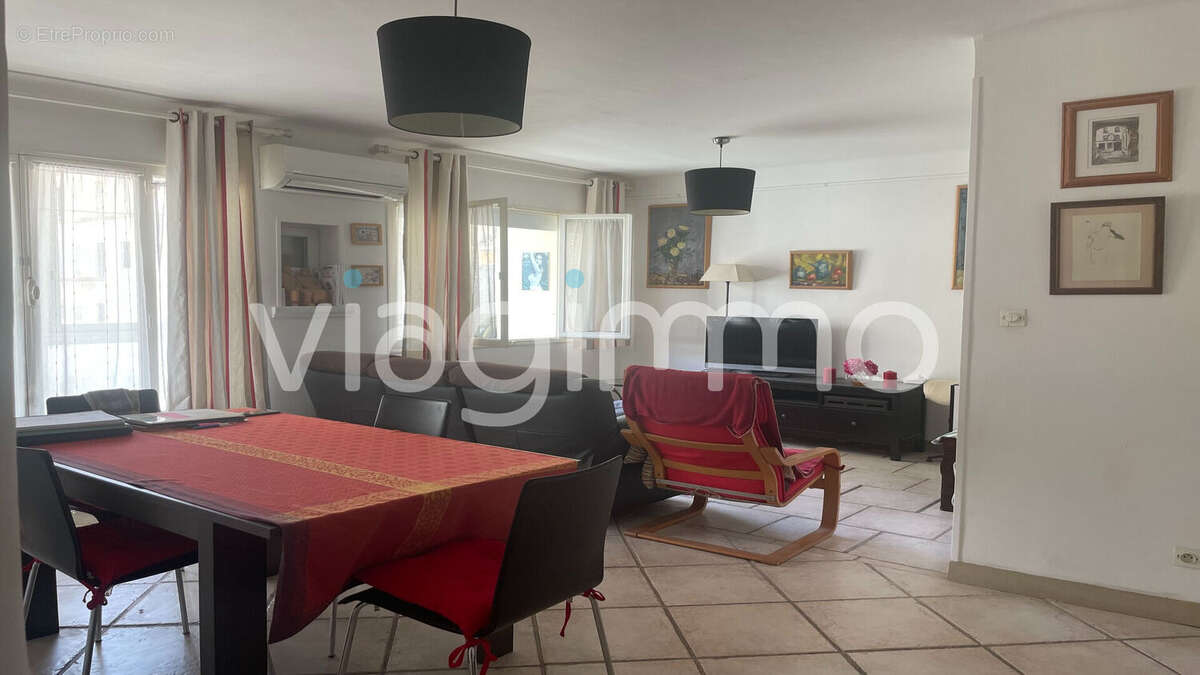 Appartement à MARSEILLE-7E