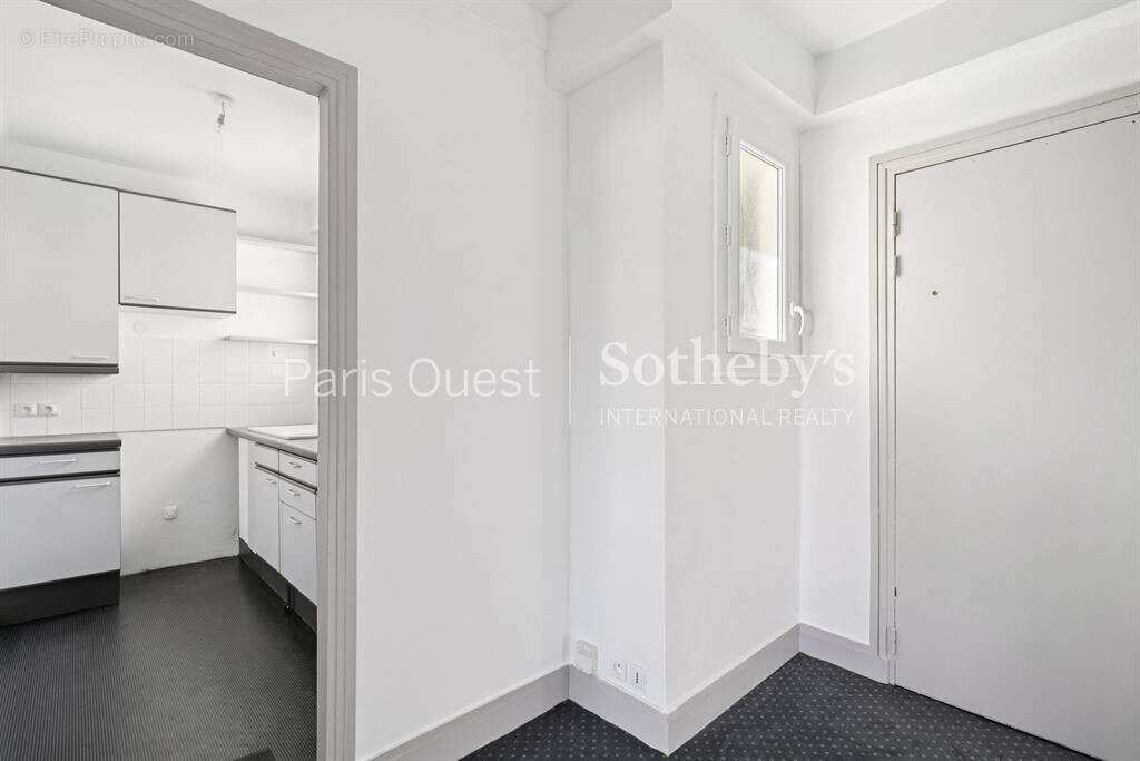 Appartement à NEUILLY-SUR-SEINE