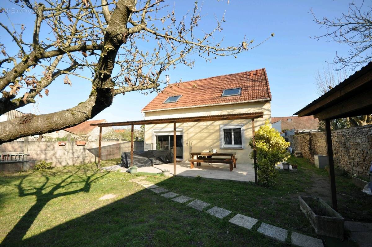 Maison à BOISSY-SOUS-SAINT-YON