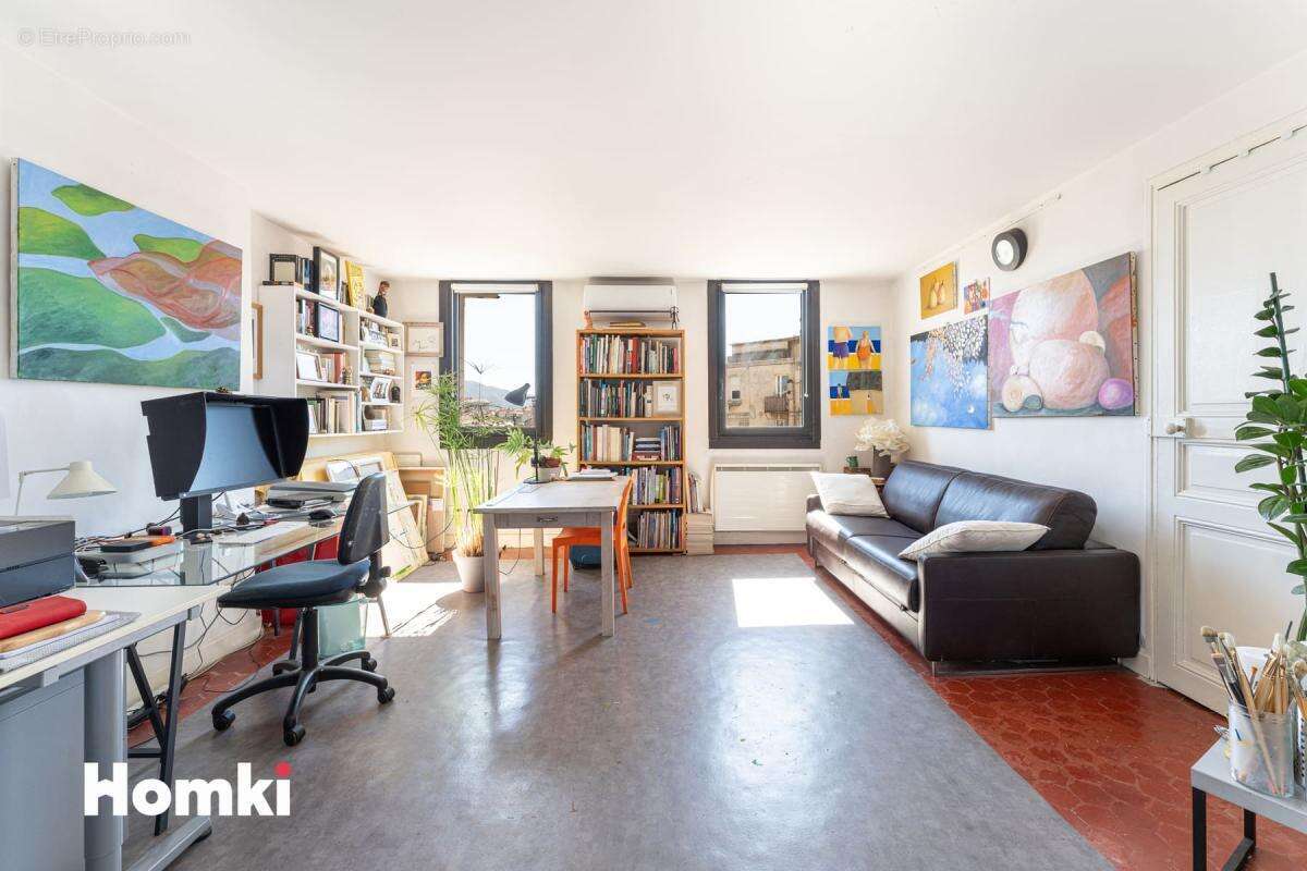 Appartement à MARSEILLE-1E