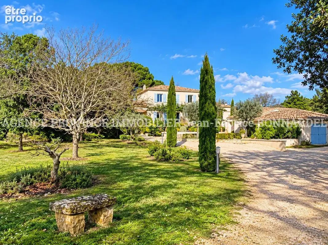 Photo Maison à Suze-La-Rousse au prix de 745 000€