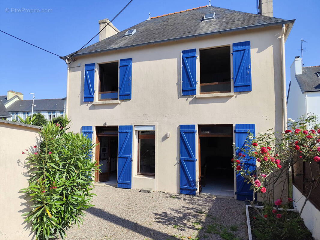 Maison à COMBRIT