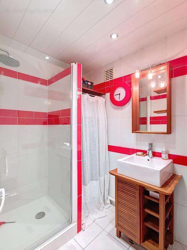 Appartement à vendre - Dernier étage - Vue exceptionnelle Faron & aperçu mer-  T4 avec balcons - TOULON-CLARET - photo 9