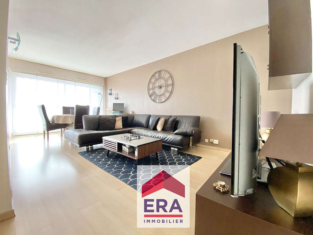 Appartement à SARTROUVILLE