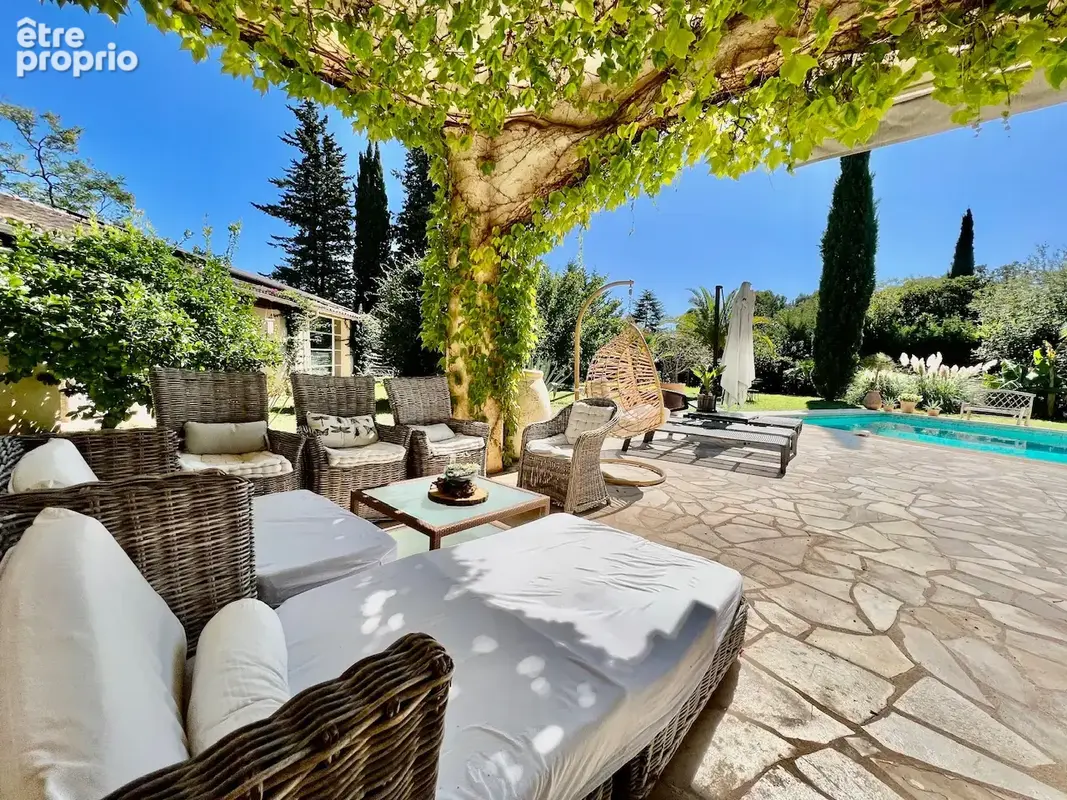 Villa moderne de 346m2 pleine de charme, au calme absolu situé à 500 mètres de Mougins - photo 28