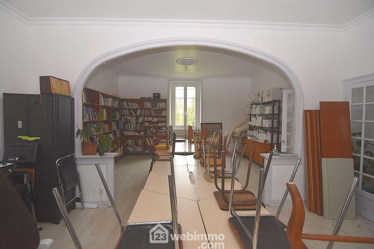 Appartement 285 m² à Rostrenen  - photo 47