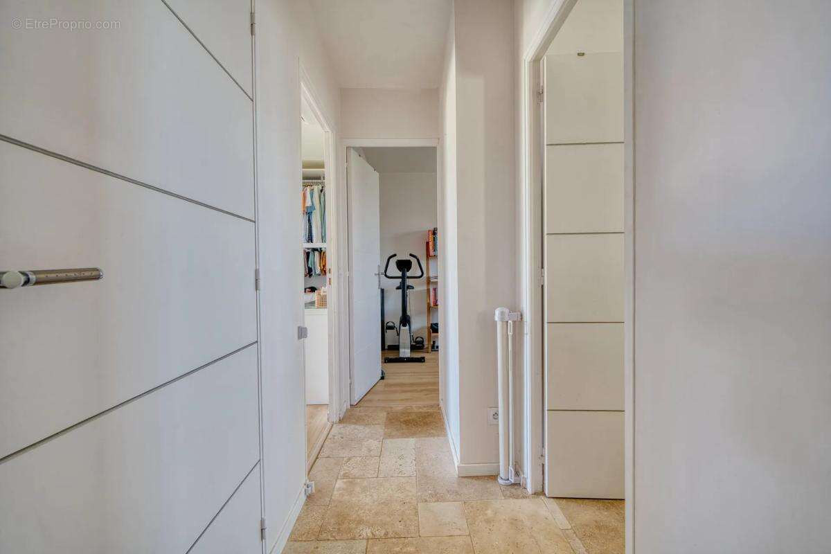 Maison moderne 95m² avec jardin et piscine à Saint-Agnant - photo 3