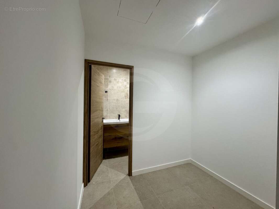 Appartement à MEZE