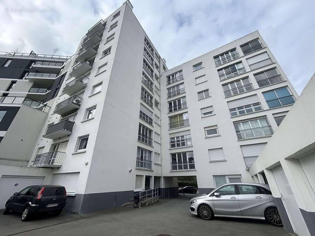 Appartement 5 pièces Centre ville - Dernier étage ascenseur avec garage fermé et cave - photo 11