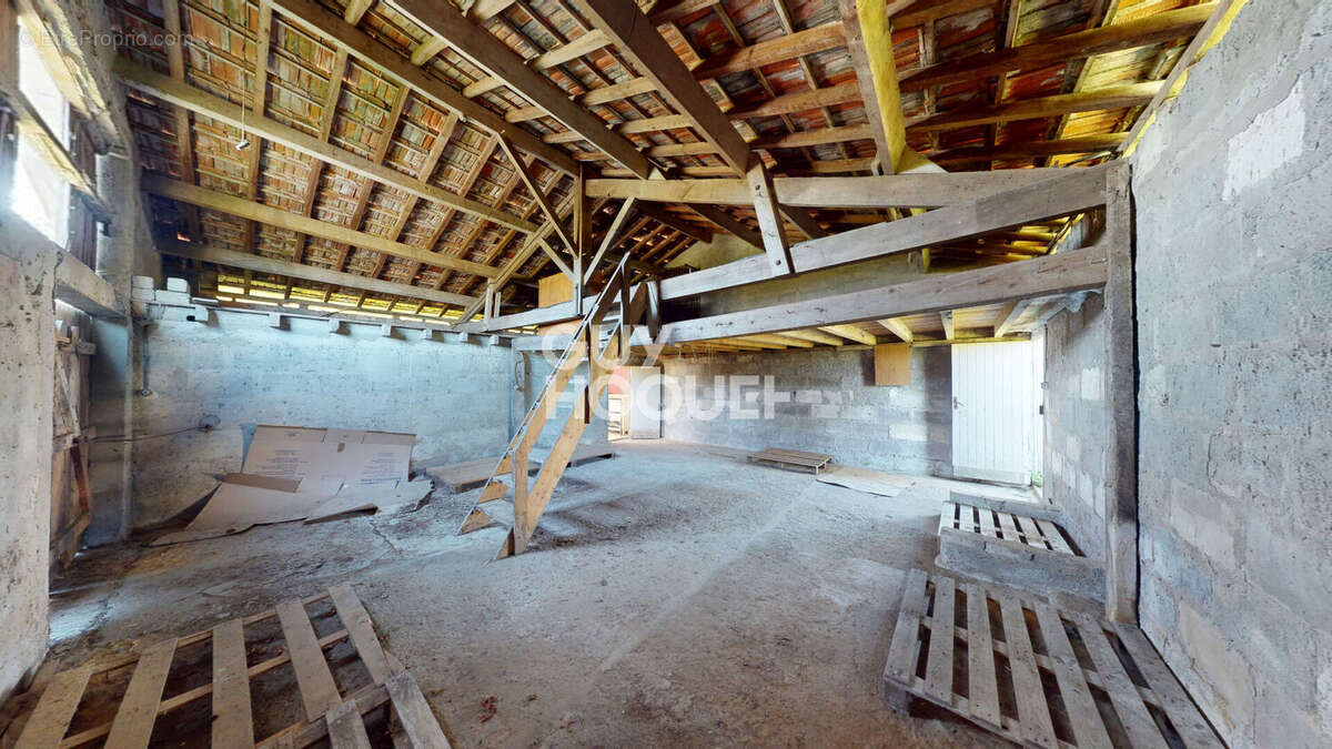Maison à vendre avec grange + grand terrain - photo 12
