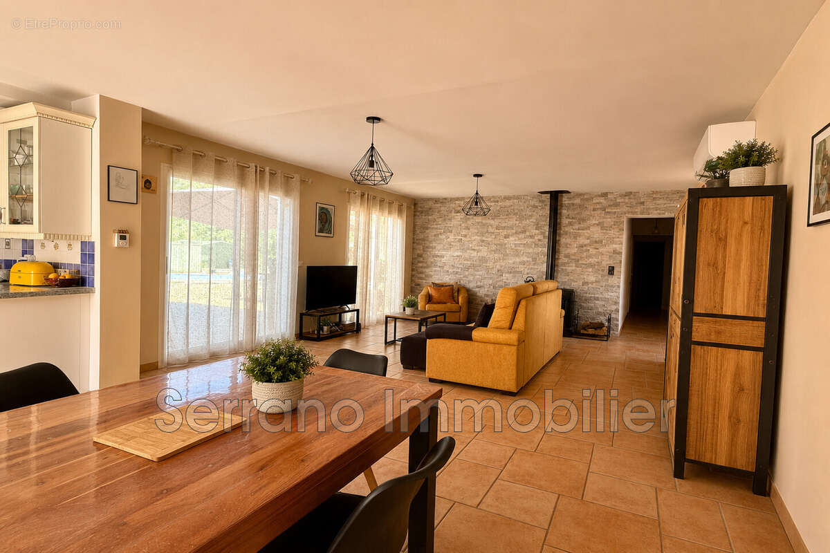 Maison 238 m² à Salazac  - photo 8