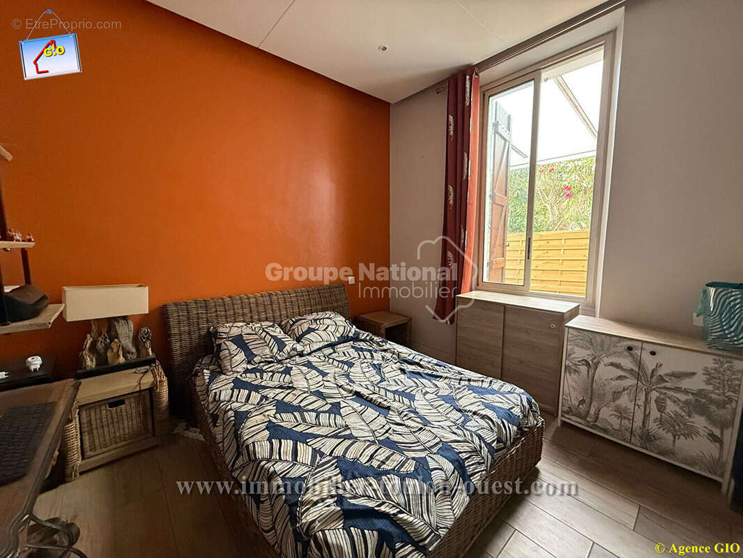 Toulon ouest - villa t4 de 90 m² - terrasses -  garage  - terrain de 300 m² - vue degagee - photo 5