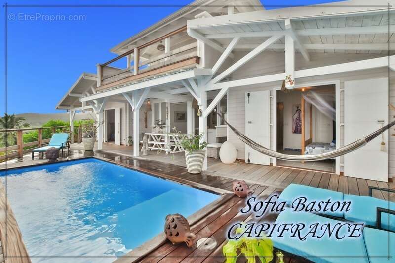 Maison à LES TROIS-ILETS