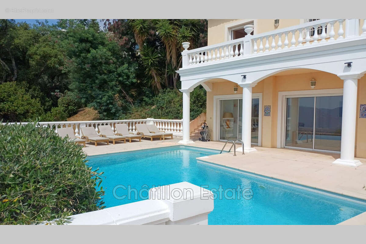 Maison à MANDELIEU-LA-NAPOULE