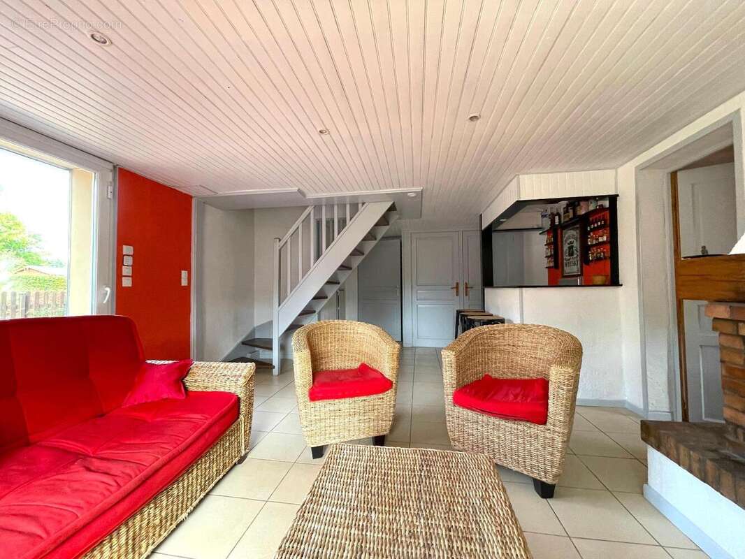   - Maison à DECINES-CHARPIEU