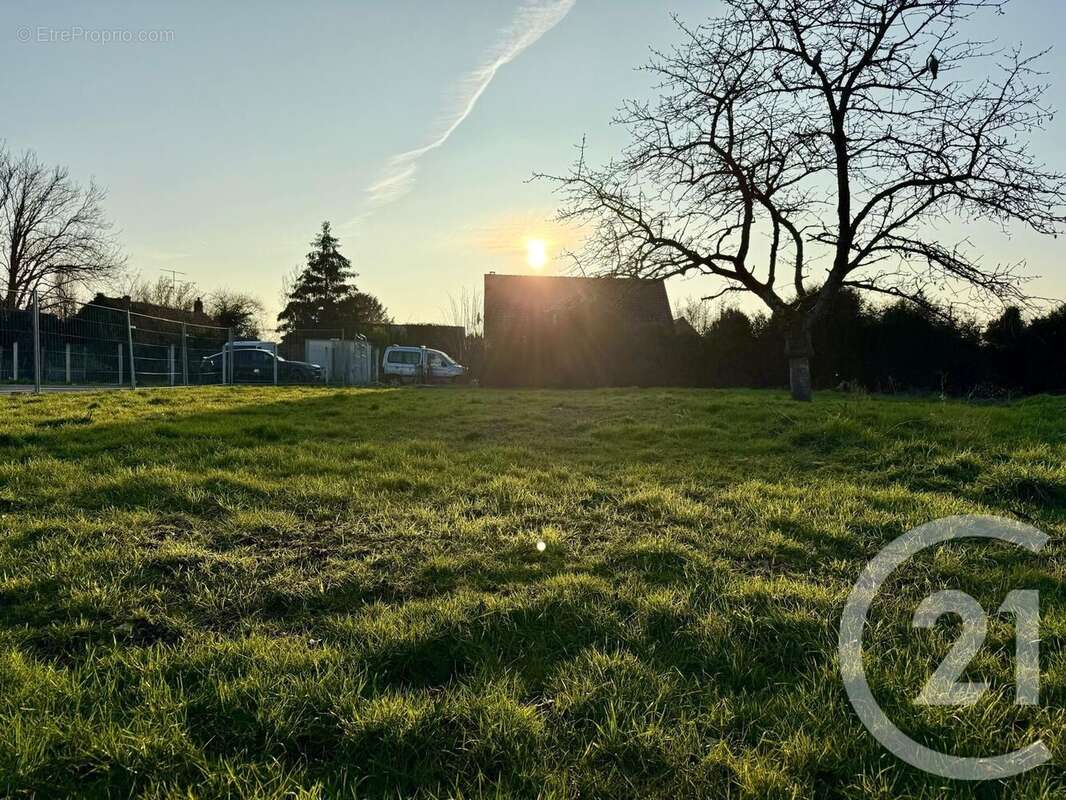 Terrain à CROTH