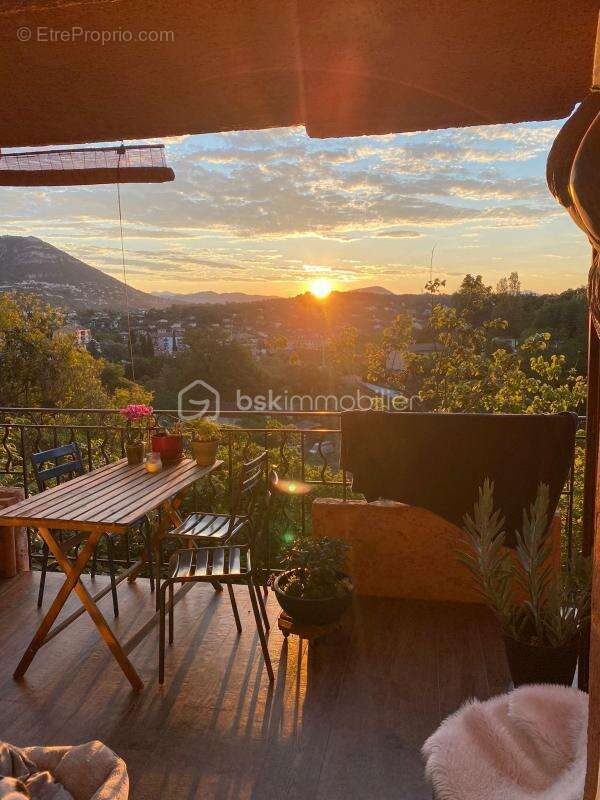 Appartement à VENCE