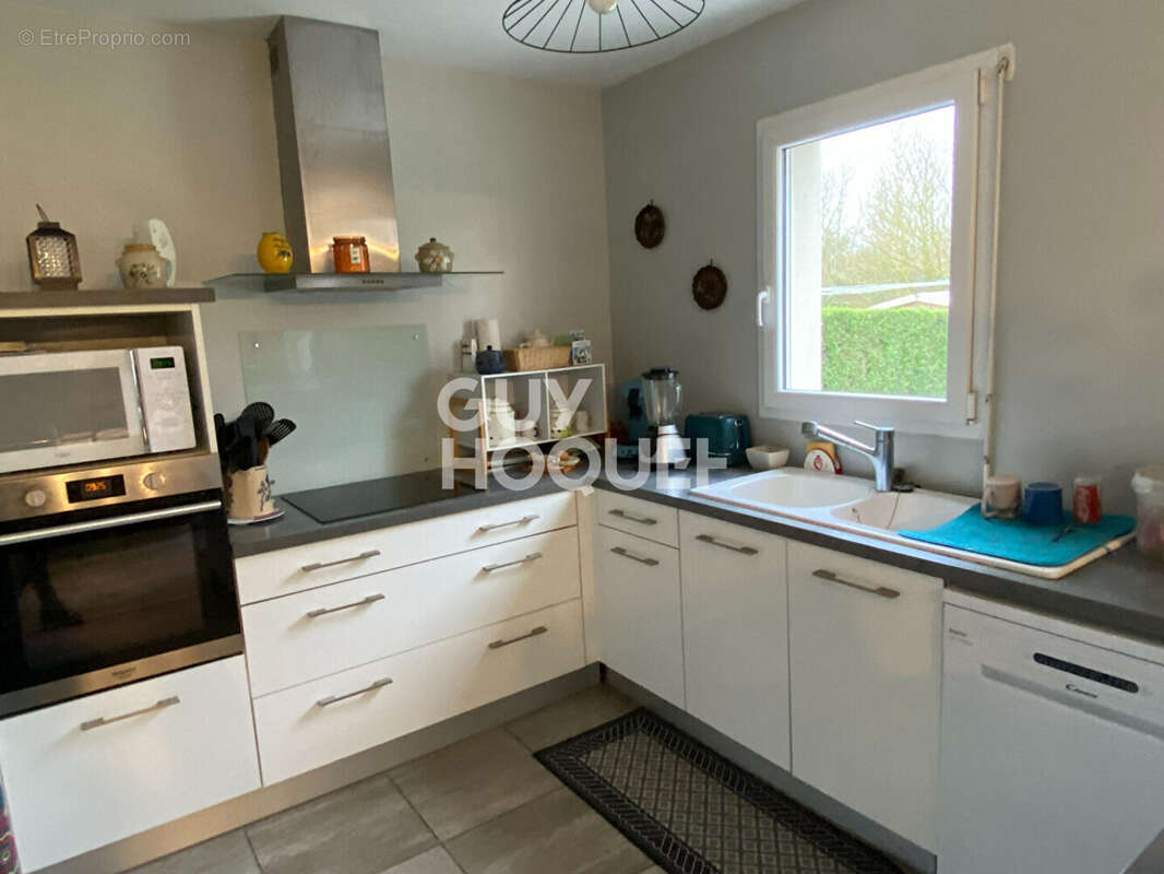 Maison à LE POIRE-SUR-VELLUIRE