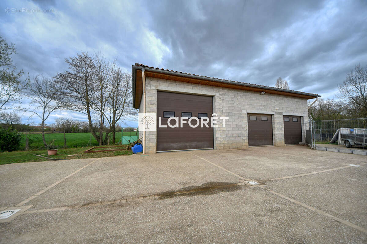 Maison à LISLE-SUR-TARN