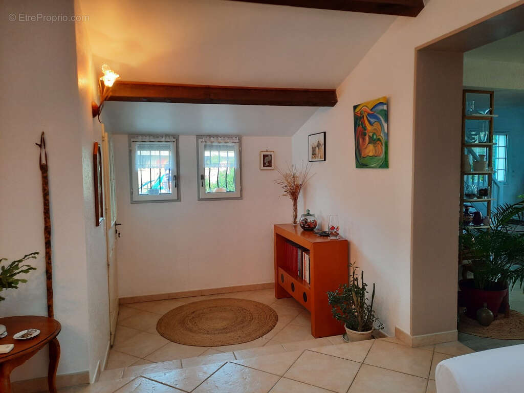 Maison à VAILHAUQUES