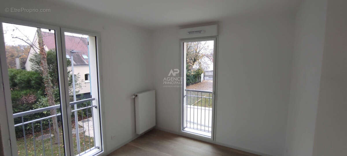 Appartement à LE MESNIL-LE-ROI