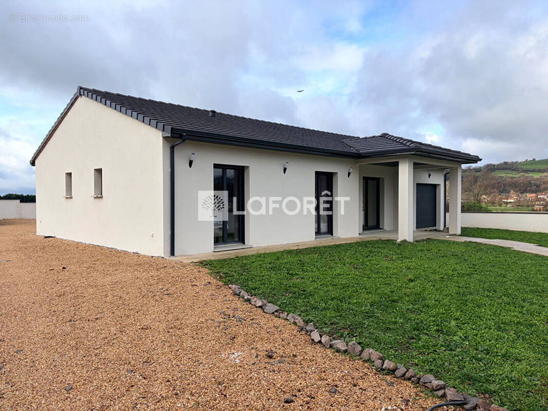 Maison à ARPAJON-SUR-CERE